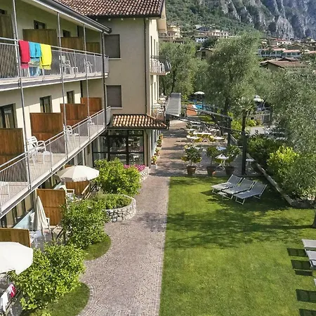 Rosemarie 3* Limone sul Garda